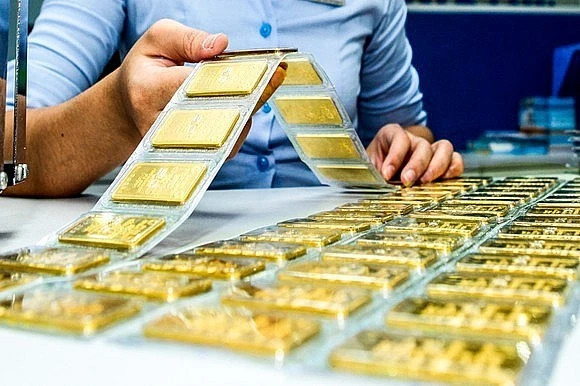 أسعار الذهب اليوم تتغير بشكل ملحوظ حسب العلامة التجارية في سوق خواتم الذهب
