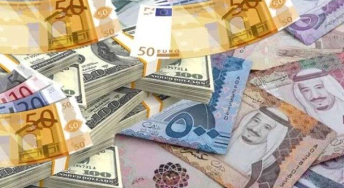 أسعار العملات العربية والأجنبية اليوم الثلاثاء 18 أغسطس 2026 تتجه بقوة وتشهد إقبالًا غير مسبوق من المستثمرين في البنوك