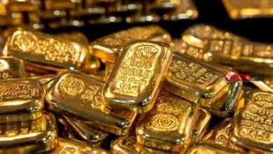 أونصة الذهب تتراجع طفيفًا رغم دعم إعادة شراء سندات الدين الأمريكية