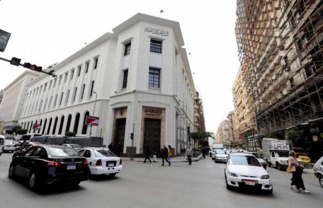 الأسواق تترقب قرار البنك المركزي المصري بشأن محافظه بعد انتهاء مدته