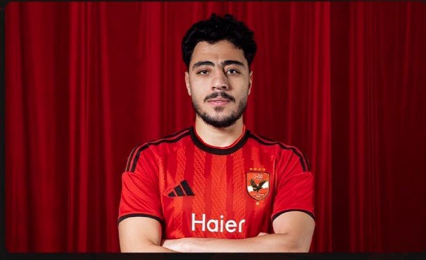 الأهلي يوقع مع أكرم توفيق لمدة ثلاثة مواسم لتعزيز صفوف الفريق