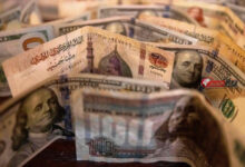 الدولار يتراجع 9 قروش خلال منتصف تعاملات اليوم في البنوك ويؤثر على السوق المالية