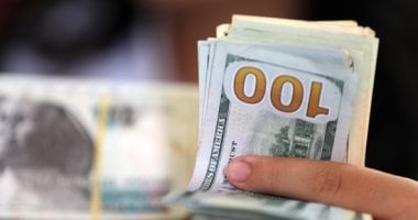 الدولار يحقق ارتفاعًا بنحو نصف جنيه خلال أسبوع ويتجاوز حاجز الـ50 جنيهًا أمام الجنيه