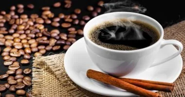 القهوة تقفز عالمياً بنسبة 5.3% وتخطي 8000 دولار للطن وسط مخاوف من نقص الإمدادات