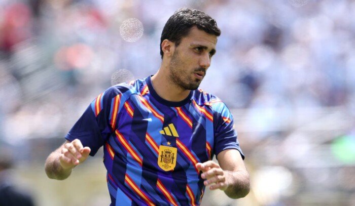 برشلونة يتقدم بعرض ثالث ويمهل نفسه لضم رودري من مانشستر سيتي في مهمة حاسمة