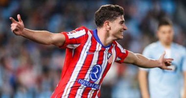 برشلونة يحدد موعدًا نهائيًا لإنهاء صفقة جوليان ألفاريز