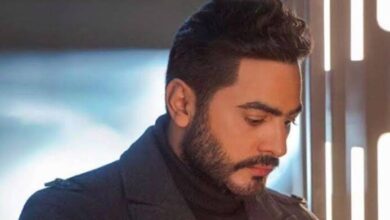 تامر حسني يوجه دعاءً لوالده في أول جمعة بعد وفاته ويطلب من محبيه التضرع له
