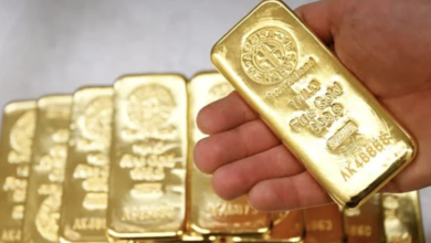 تدهور حاد في أسعار النفط وتراجع الذهب عن مستوى 4400 دولار