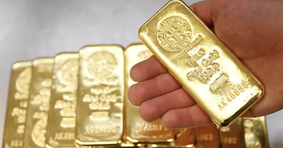 تدهور حاد في أسعار النفط وتراجع الذهب عن مستوى 4400 دولار