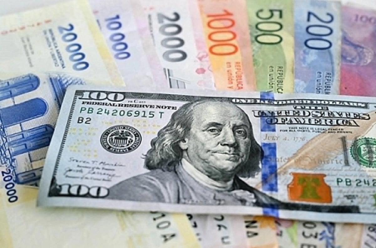 تذبذب سعر الدولار الأمريكي مقابل اليوان الفيتنامي وسط توقعات بتحركات متباينة بعد بيانات أمريكية محفزة