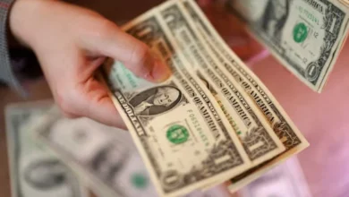 تراجع الدولار الأميركي مع ترقب بيانات التضخم وأسعار الفائدة ليقود السوق نحو نقطة تحول رئيسية