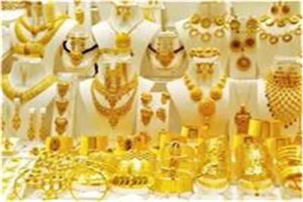 تراجع ملحوظ في أسعار الذهب عالمياً ومحلياً في منتصف تعاملات اليوم