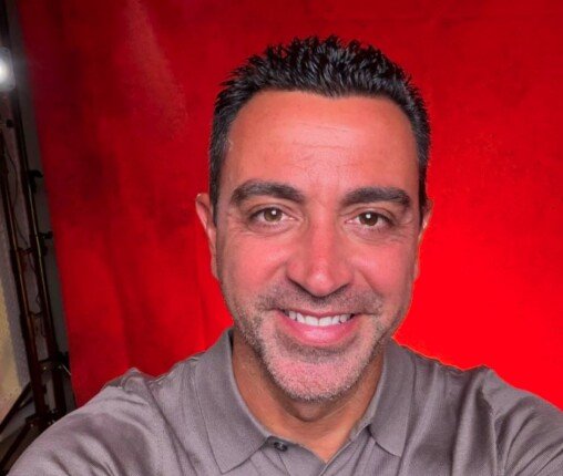 تشافي يشعر وكأنه ابن الكرة الهولندية بعد توليه مهمة تدريب منتخب هولندا