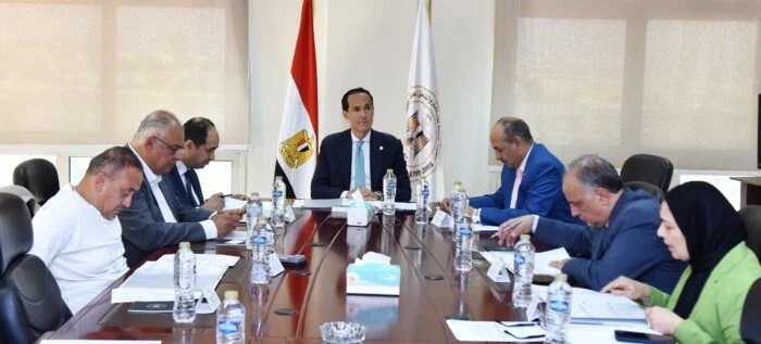 رئيس هيئة الاستثمار يرأس اجتماعا لمجلس إدارة المنطقة الحرة العامة بمدينة الإنتاج الإعلامي لتعزيز التنمية الاقتصادية