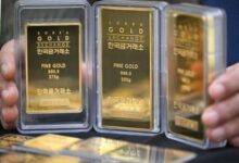 سعر الذهب اليوم عيار 21 الآن مباشر يتراجع بأكثر من 1.5% بفعل ارتفاع عوائد الخزانة وأسعار النفط