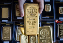 سعر الذهب اليوم يتراجع بعد وصوله لأعلى مستوى في أكثر من شهرين