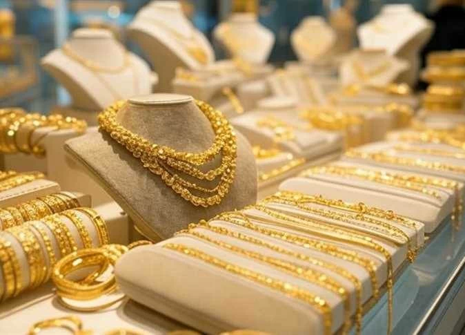 عيار 21 يسجل ارتفاعًا جديدًا وسط تقلبات سوق الذهب اليوم الأربعاء 12-8-2026 بعد انخفاض الأسعار