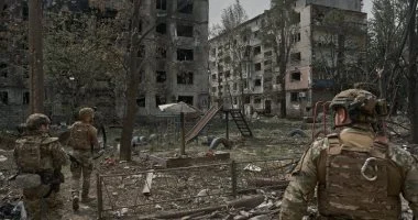 مقتل 12 شخصا وإصابة 40 في هجوم روسي واسع على كييف ومناطق أوكرانية