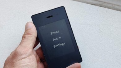 هاتف جديد قابل للطي يقل سعره عن 300 دولار وسيتوفر قريبًا في الأسواق