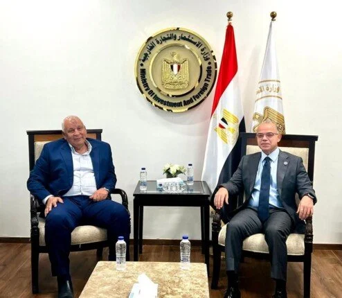 وزير الاستثمار يناقش مع محافظ مطروح تحويل الفرص إلى مشروعات تنموية قابلة للتنفيذ