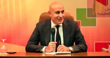 وزير التعليم يكشف عن الكتب المطورة للعام الدراسي الجديد