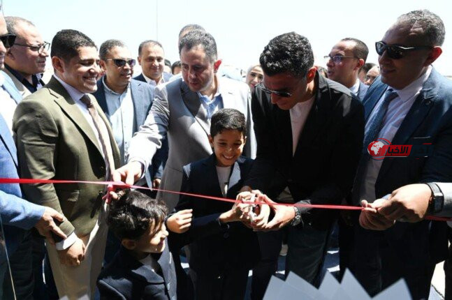 وزير الصناعة يتفقد مدينة دمياط للأثاث ويفتح مصنعًا جديدًا باستثمارات 100 مليون جنيه