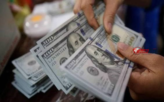 أسعار الدولار تستقر في بغداد وترتفع مجددًا في أربيل بعد تقلبات السوق