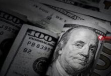 الأخضر بكام النهارده؟ سعر الدولار مقابل الجنيه المصري الآن يتجه نحو التراجع