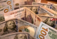 الدولار يرتفع 40 قرشا منذ بداية تعاملات الاثنين وسط ترقب للأوضاع الاقتصادية