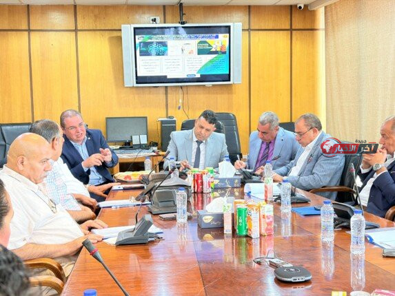 الصناعات النسيجية تتعاون مع المواصفات والجودة لتحديث آليات تعزيز الصادرات